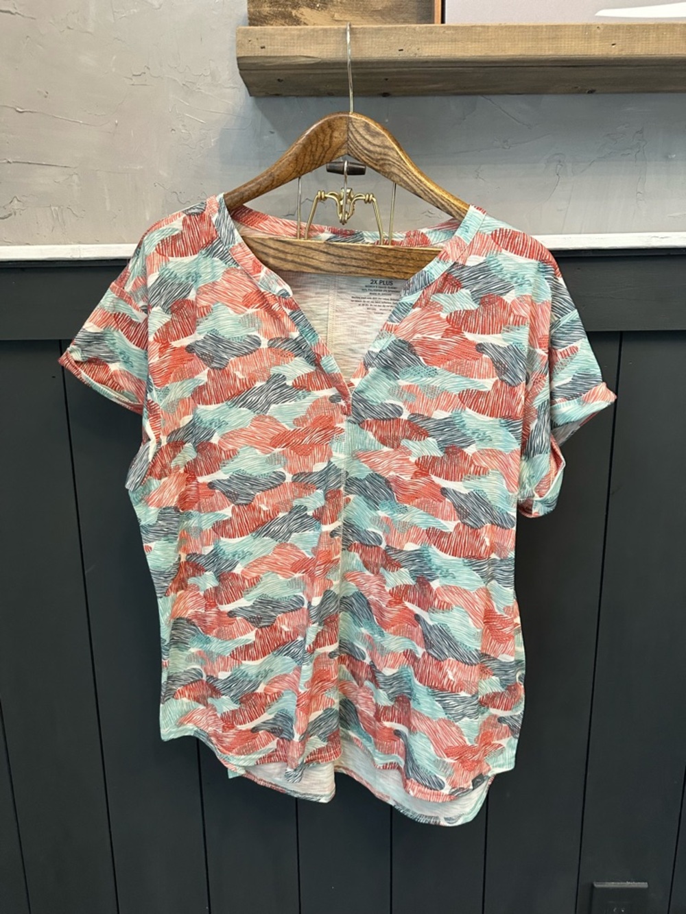 LL Bean Casual Multi-Color Pattern V-Neck Short Sleeve Top - Coral & Aqua 2X